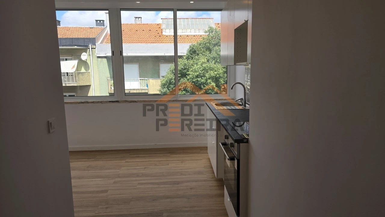 Apartamento T2 para Venda em Águas Livres Foto 8