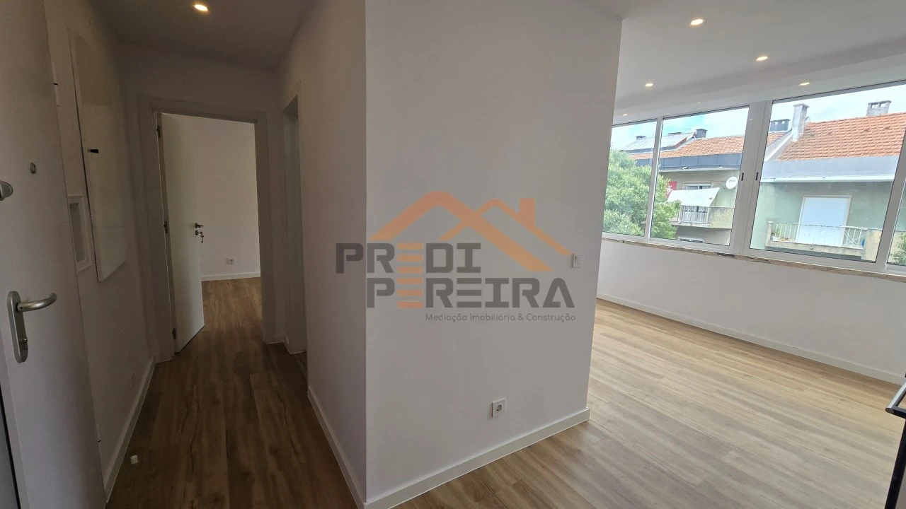 Apartamento T2 para Venda em Águas Livres Foto 10