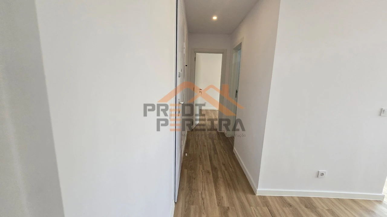 Apartamento T2 para Venda em Águas Livres Foto 11