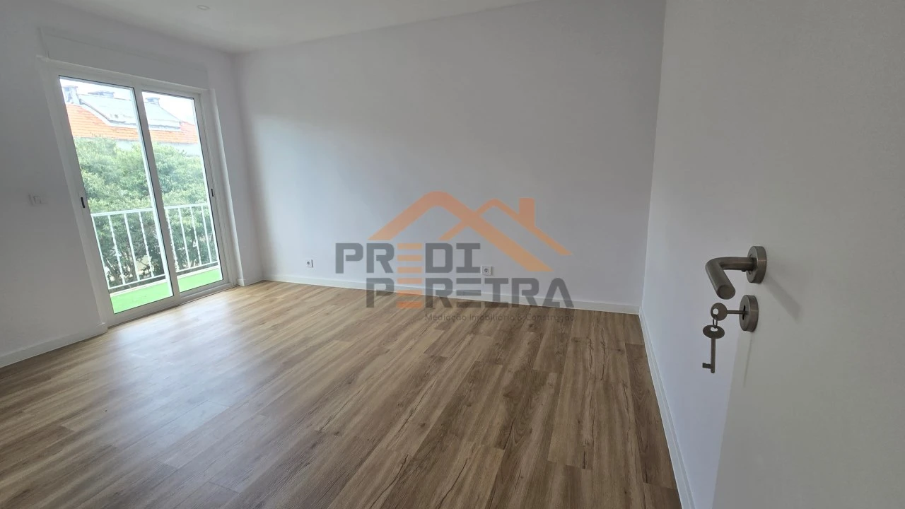 Apartamento T2 para Venda em Águas Livres Foto 24