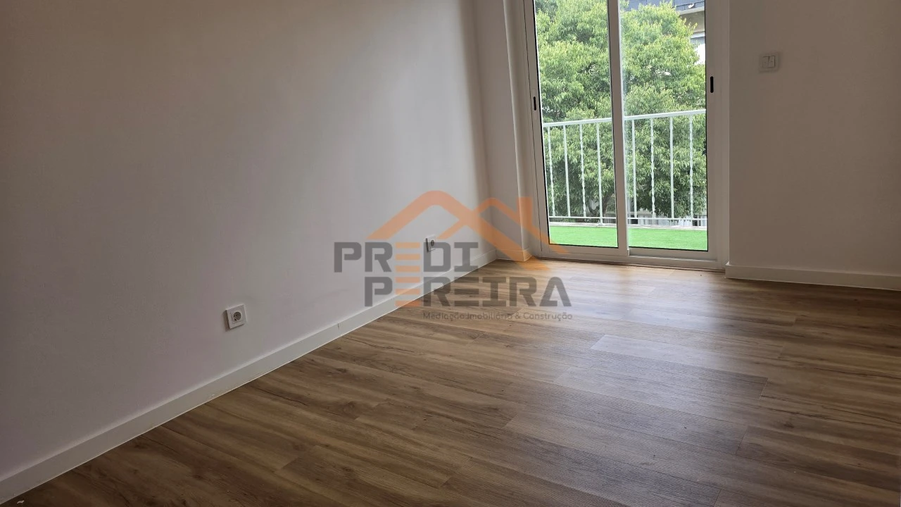 Apartamento T2 para Venda em Águas Livres Foto 26