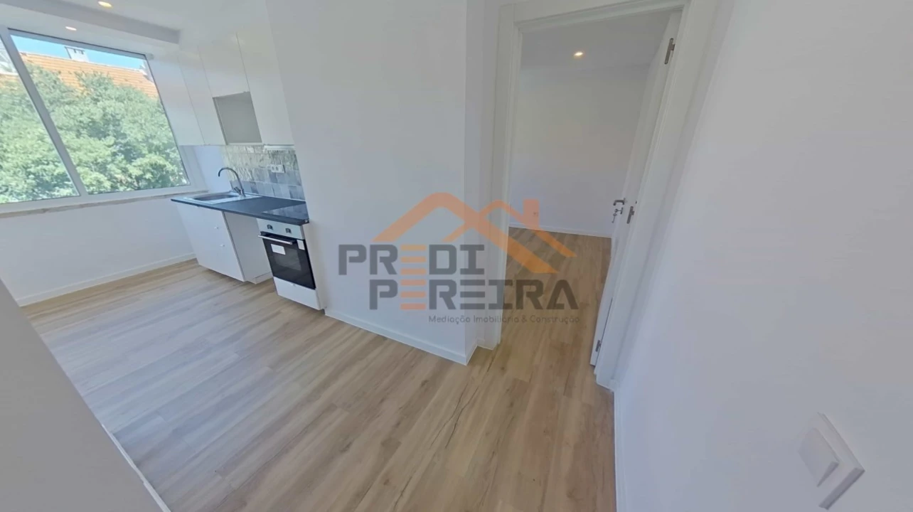 Apartamento T2 para Venda em Águas Livres Foto 8