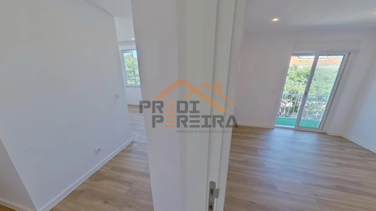 Apartamento T2 para Venda em Águas Livres Foto 12