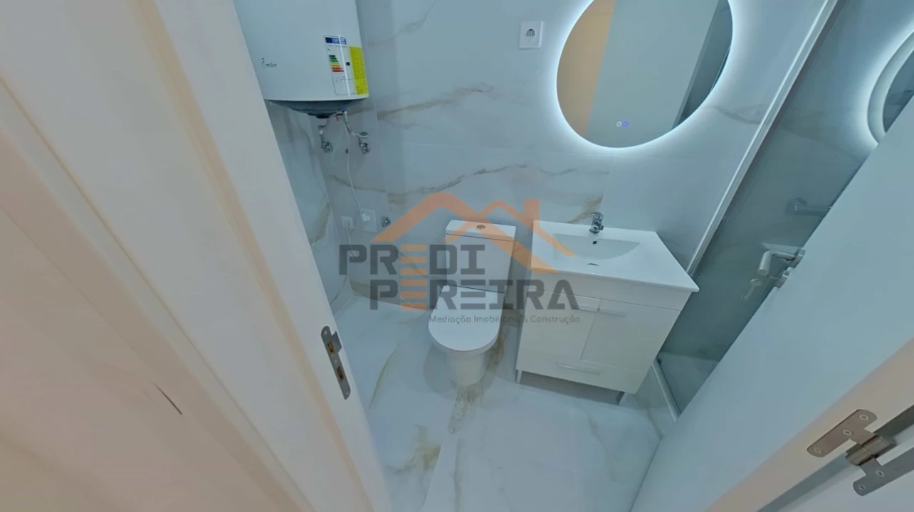 Apartamento T2 para Venda em Águas Livres Foto 16