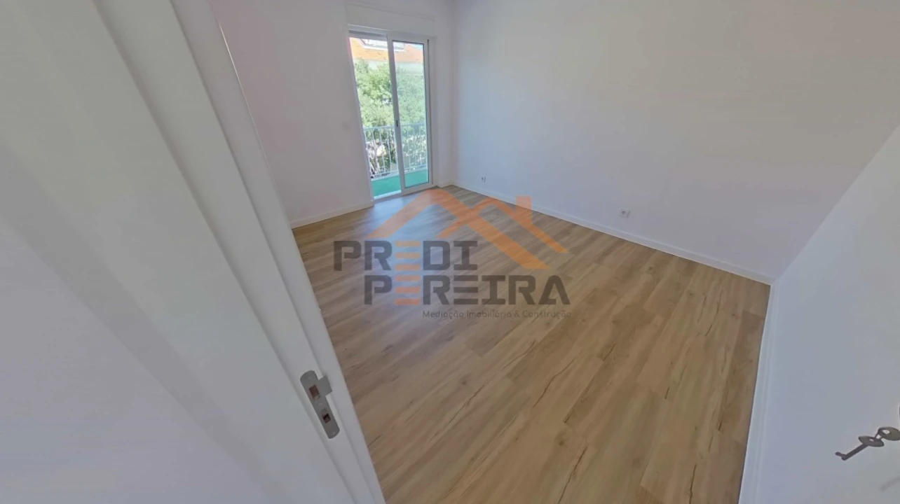 Apartamento T2 para Venda em Águas Livres Foto 24