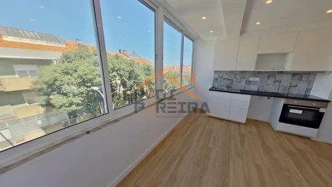 Apartamento T2 para Venda em Águas Livres