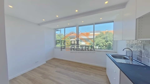 Apartamento T2 para Venda em Águas Livres