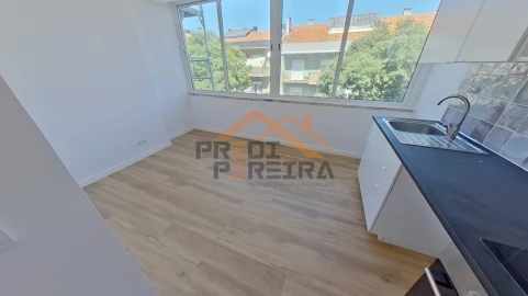 Apartamento T2 para Venda em Águas Livres