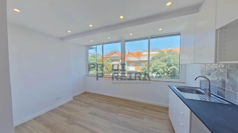 Apartamento T2 para Venda em Águas Livres Foto 5