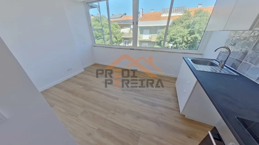 Apartamento T2 para Venda em Águas Livres Foto 7