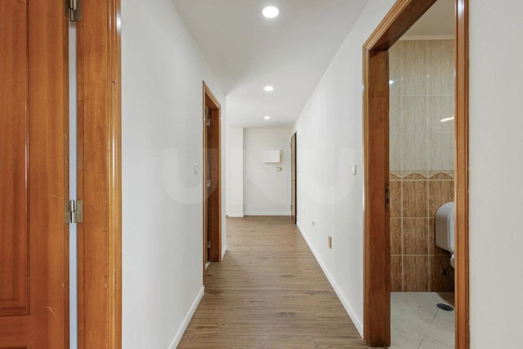 Apartamento T2 para Venda em Encarnação Foto 6