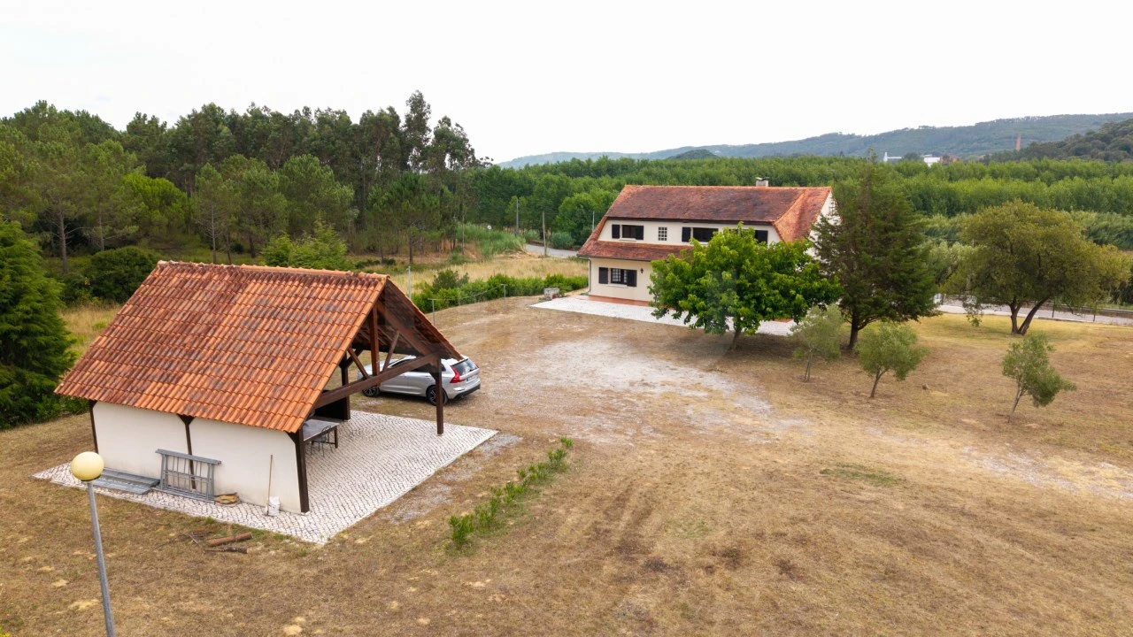 Moradia T5 para Venda em Famalicão Foto 4