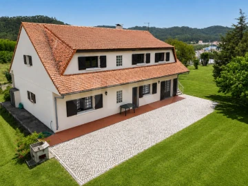 Moradia T5 para Venda em Famalicão