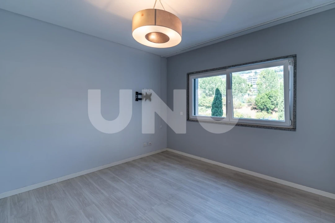 Apartamento T2 para Venda em Covilhã e Canhoso Foto 18