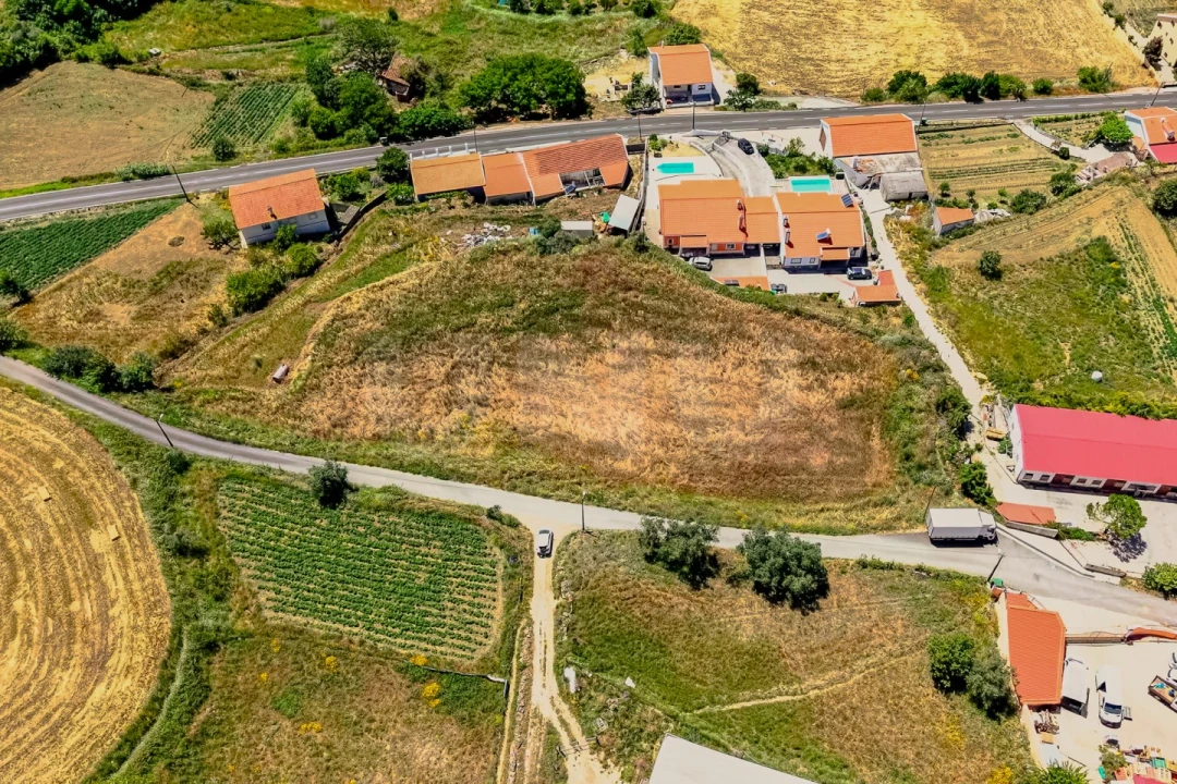 Terreno para Venda em Santo Quintino Foto 2
