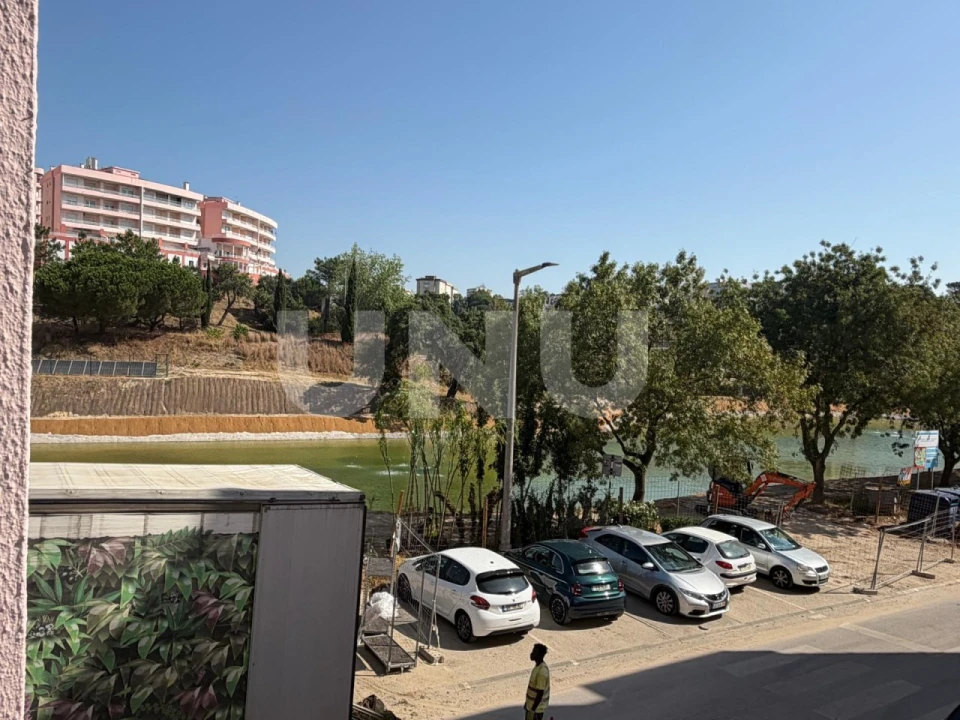 Apartamento T2 para Venda em Corroios Foto 15