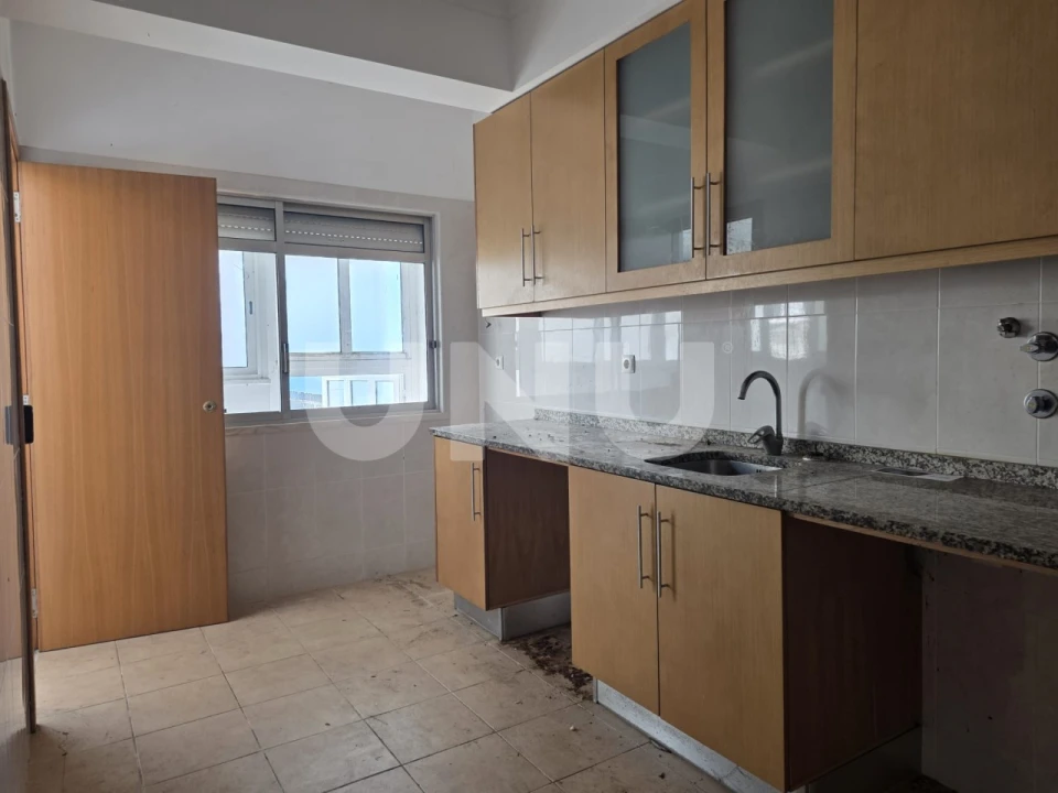 Apartamento T2 para Venda em Corroios Foto 1