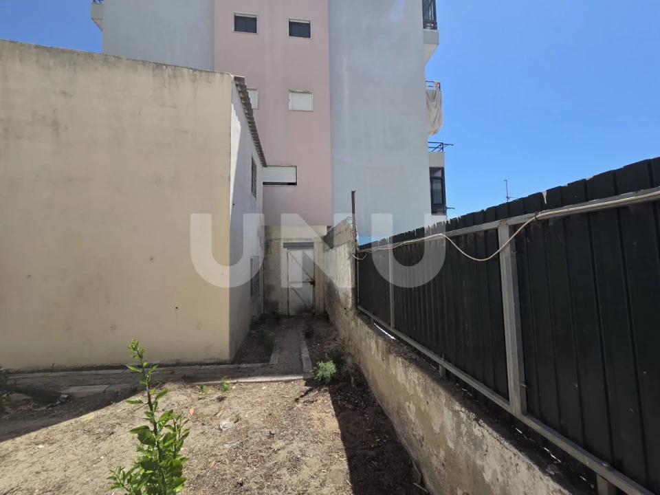 Apartamento T2 para Venda em Corroios Foto 10