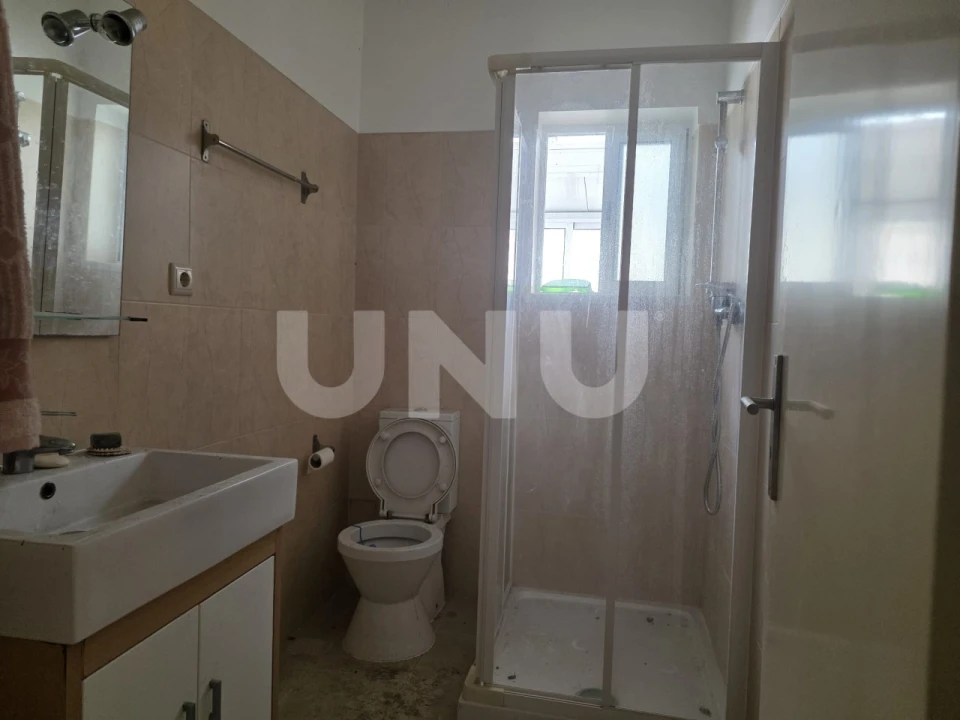 Apartamento T2 para Venda em Corroios Foto 11