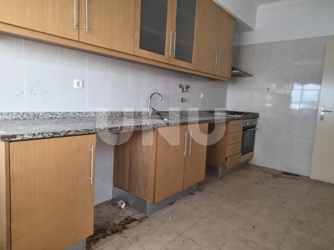 Apartamento T2 para Venda em Corroios Foto 2
