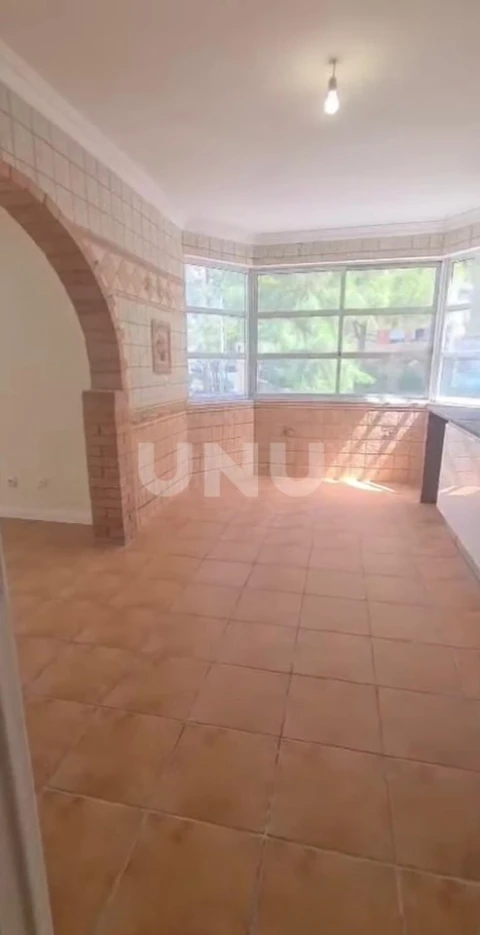 Apartamento T3 para Venda em Algueirão-Mem Martins