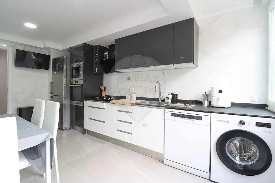 Apartamento T2 para Venda em Palmela Foto 6