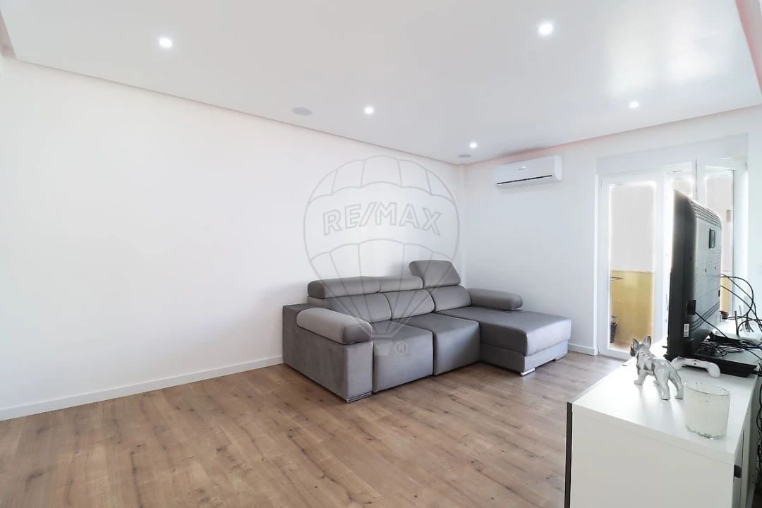 Apartamento T2 para Venda em Palmela Foto 14