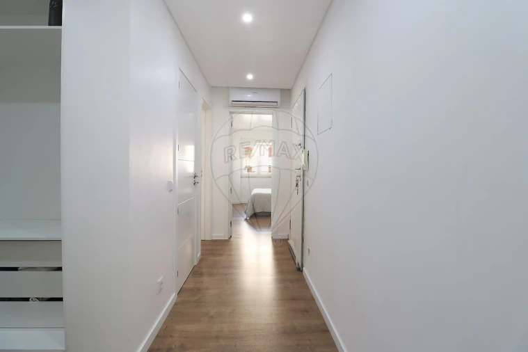 Apartamento T2 para Venda em Palmela Foto 3