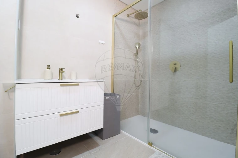 Apartamento T2 para Venda em Palmela Foto 21