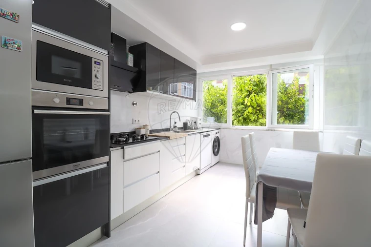Apartamento T2 para Venda em Palmela Foto 4