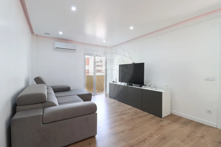Apartamento T2 para Venda em Palmela Foto 15