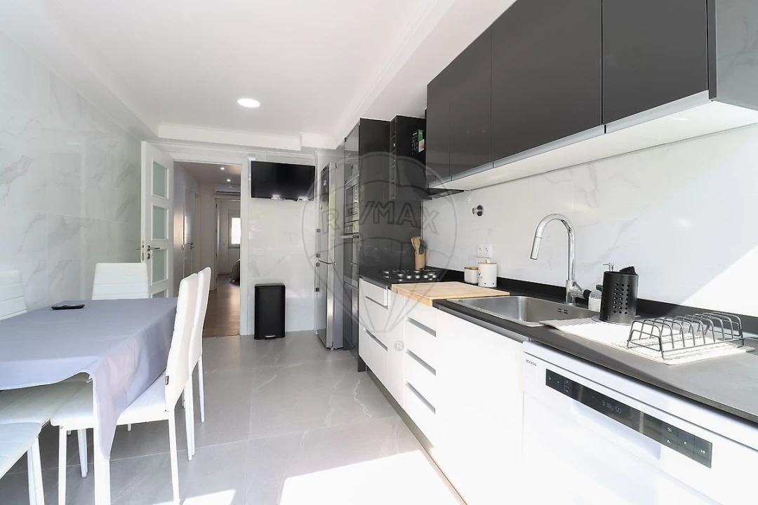 Apartamento T2 para Venda em Palmela Foto 8