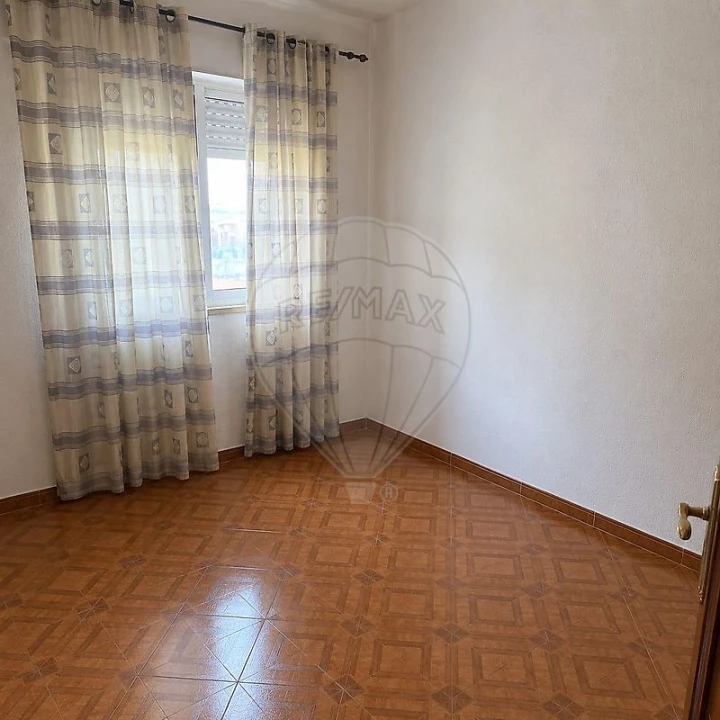 Apartamento T3 para Venda em Odivelas Foto 2