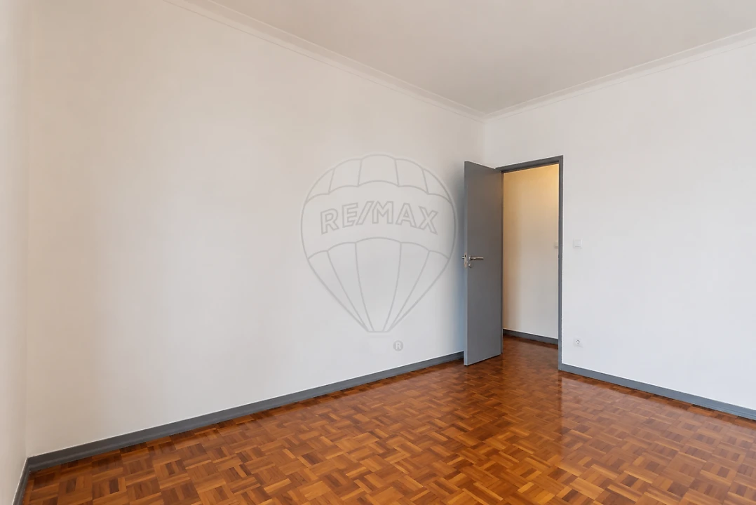 Apartamento T2 para Venda em Laranjeiro e Feijó Foto 8