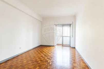 Apartamento T2 para Venda em Laranjeiro e Feijó