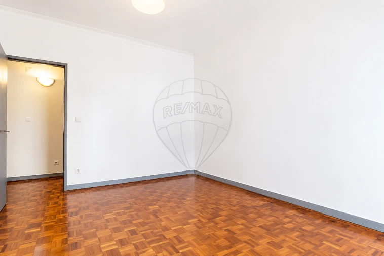 Apartamento T2 para Venda em Laranjeiro e Feijó Foto 17