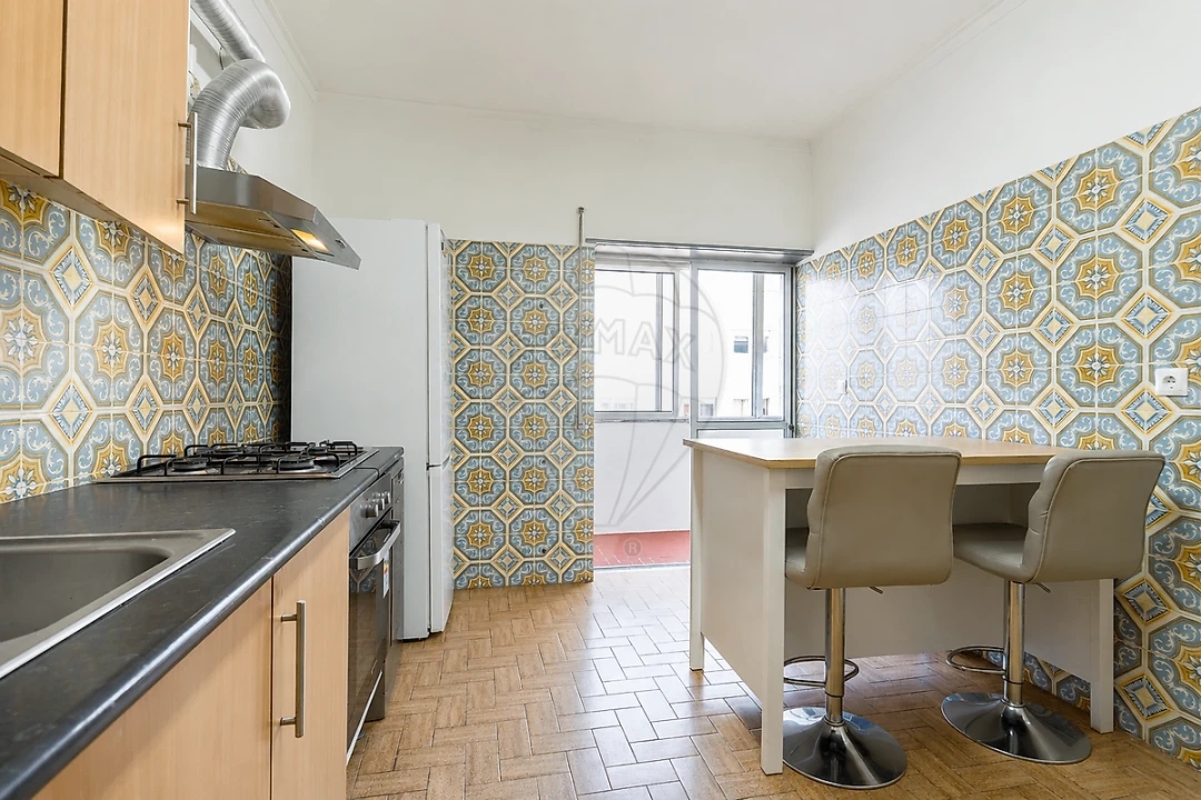 Apartamento T2 para Venda em Laranjeiro e Feijó Foto 9