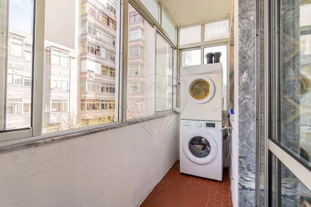 Apartamento T2 para Venda em Laranjeiro e Feijó Foto 3