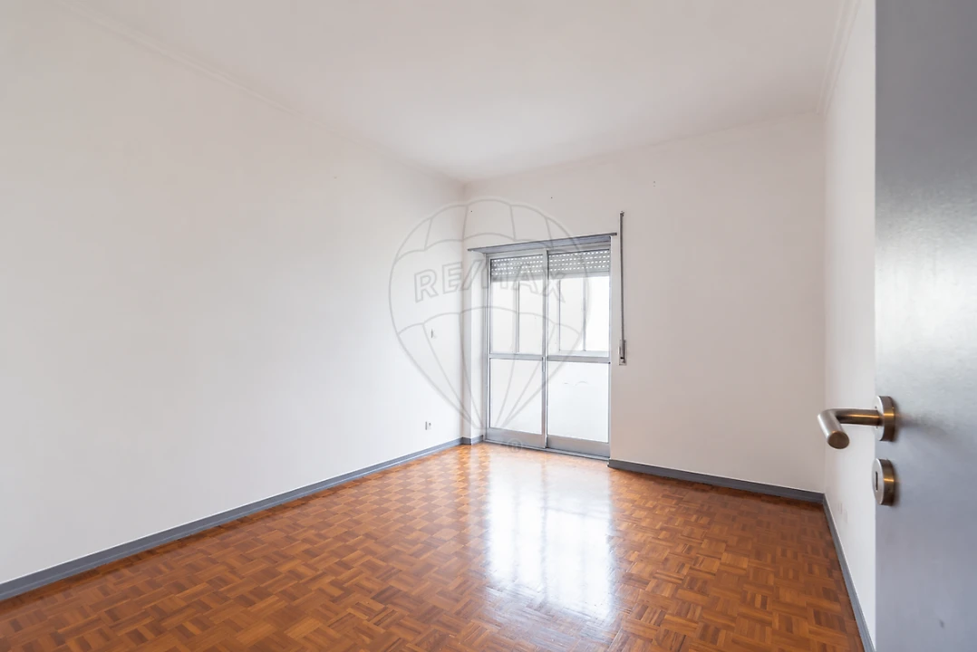 Apartamento T2 para Venda em Laranjeiro e Feijó Foto 13
