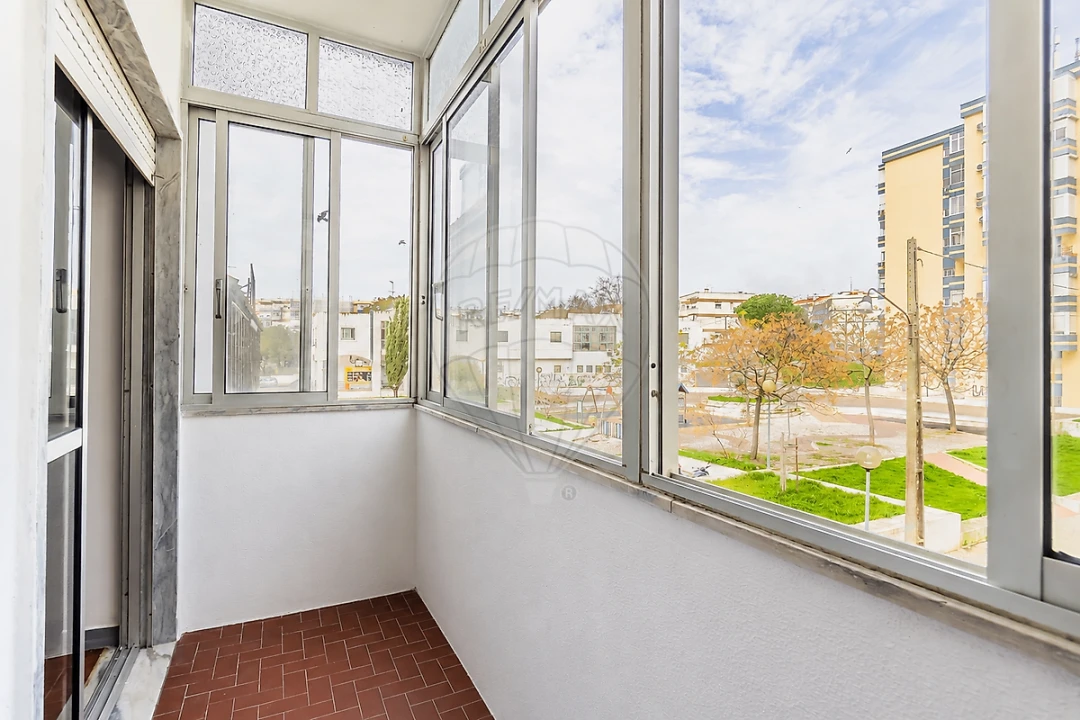 Apartamento T2 para Venda em Laranjeiro e Feijó Foto 18
