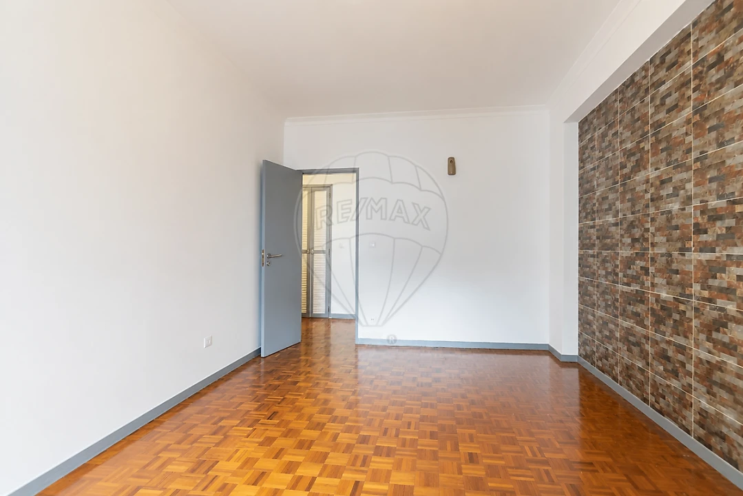 Apartamento T2 para Venda em Laranjeiro e Feijó Foto 12