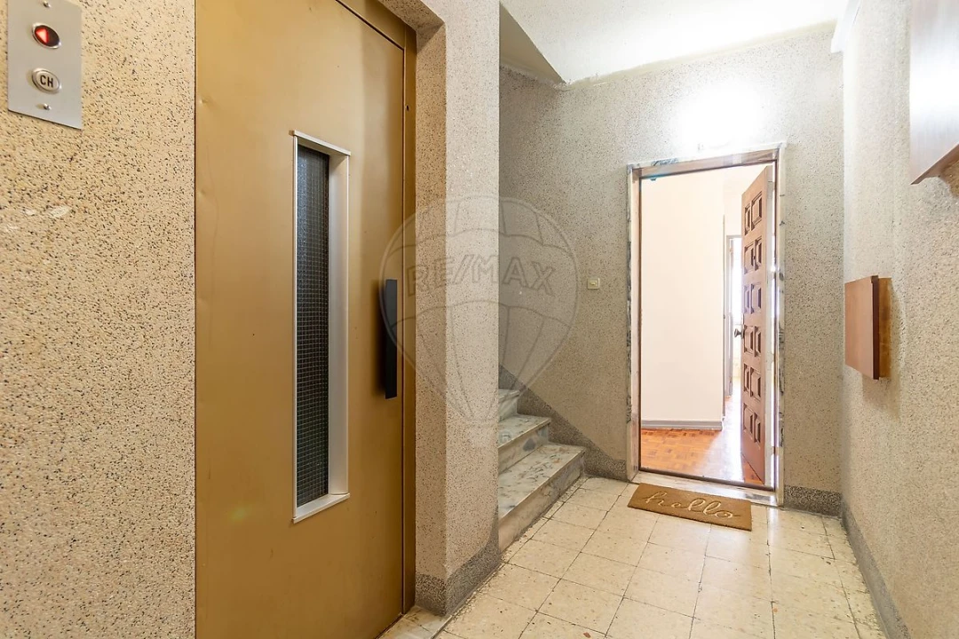 Apartamento T2 para Venda em Laranjeiro e Feijó Foto 5