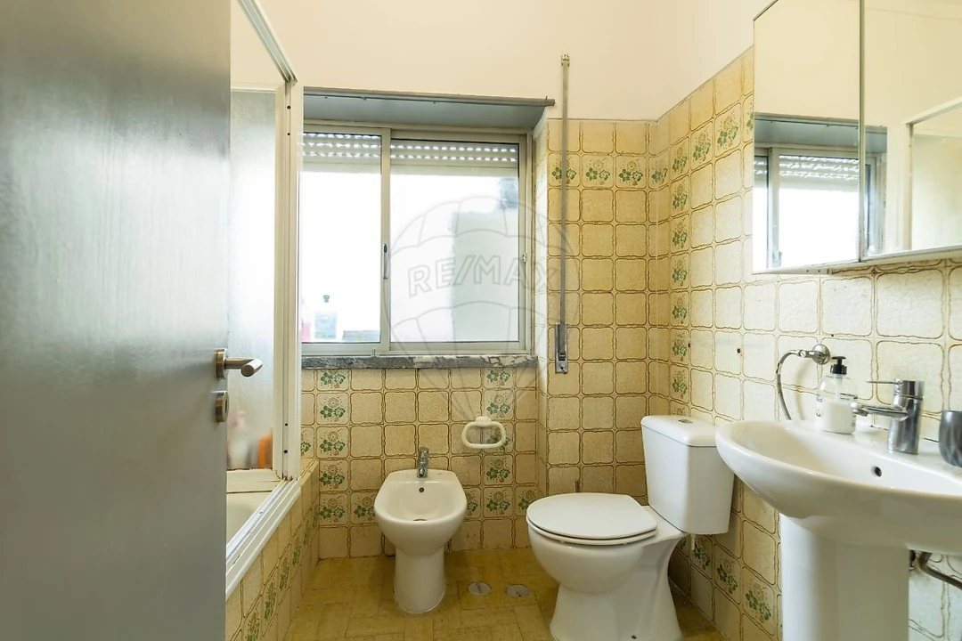 Apartamento T2 para Venda em Laranjeiro e Feijó Foto 2