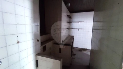 Prédio para Venda em Marvila, Ribeira Santarém, São Salvador, São Nicolau