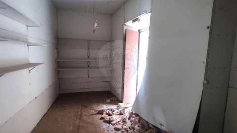Prédio para Venda em Marvila, Ribeira Santarém, São Salvador, São Nicolau