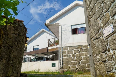 Moradia T4 para Venda em Fornelo do Monte