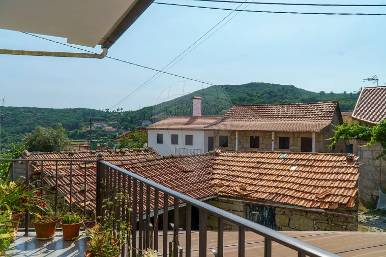 Moradia T4 para Venda em Fornelo do Monte Foto 12