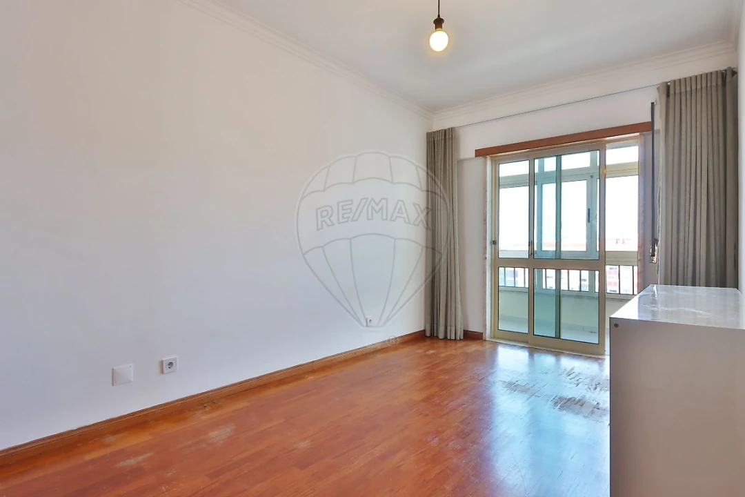Apartamento T2 para Arrendamento em Cacém e São Marcos Foto 11