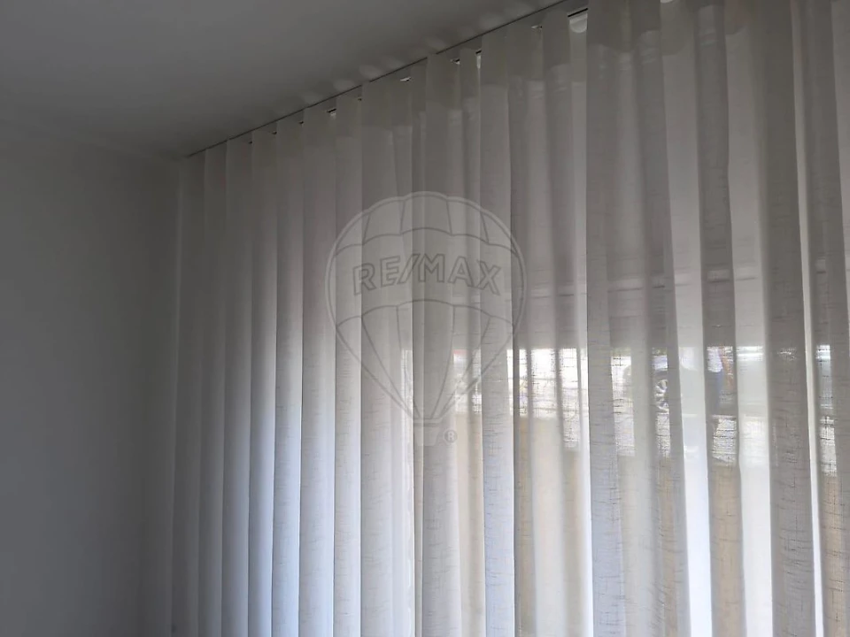 Apartamento T2 para Venda em Vilar de Andorinho Foto 3