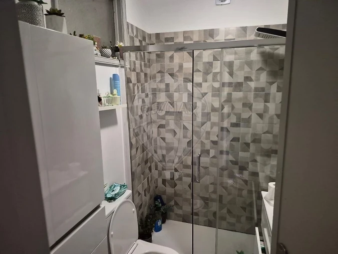 Apartamento T2 para Venda em Vilar de Andorinho Foto 9